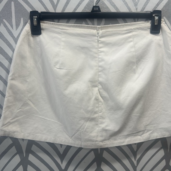 COPY - NWOT Princess Polly Gigi Asymmetrical White Mini Skort for Night Out - Picture 5 of 7